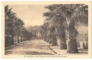 HYÈRES 83 Les Palmiers vers la Gare Sud de France CPA non circulée non daté - Picture 1 of 2
