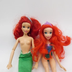 Lote de 2 Muñecas Ariel Sirenita Línea de Juego Moda Pelo Rojo Disney Store E5 - Imagen 1 de 8