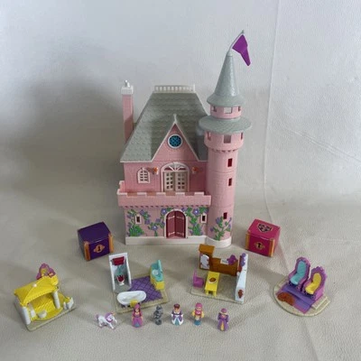 Casa de muñecas Galoob My Pretty 1995 castillo encantado con muebles y 6 figuras Foto 1 de 4