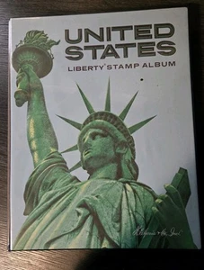 Briefmarkenalbum USA Liberty 1847-1987, 600+ Briefmarken - Bild 1 von 17