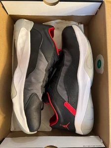 Jordan 11 CMFT Low 'Black Red White' US 11 - Bild 1 von 9