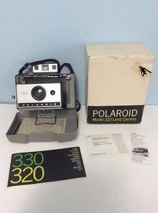 Estuche rígido vintage Polaroid automático modelo 330 cámara terrestre guía y caja con clip - Imagen 1 de 3