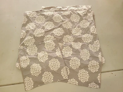 Edredón West Elm "Medallones Arabescos - Gris Oscuro" King y 2 fundas Euro Foto 1 de 4