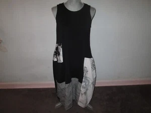 ALEMBIKA Patchwork Mixed Print asymmetrisch ärmellos Kleid Art to Wear schwarz ~ 1 - Bild 1 von 5