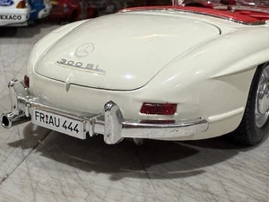 1. 18 DIECAST MERCEDES BENZ 300 SL WHITE CONVERTIBLE 1957 EDITION . - Picture 1 of 6