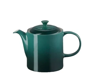 Le Creuset Artichoke (GREEN) Le Grand Teapot NWT 2nds 1.3 Liter/40 oz - Picture 1 of 1