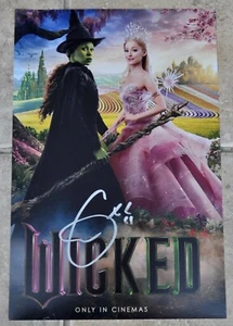Cynthia Erivo Signed 12” x 8” Wicked Colour Photo Elphaba With COA - Foto 1 di 2
