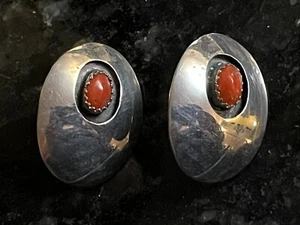 NAVAJO STERLING SILVER WITH CORAL INSET STONE BEAR PAW EARRINGS PIERCED LARGE SZ - Picture 1 of 5