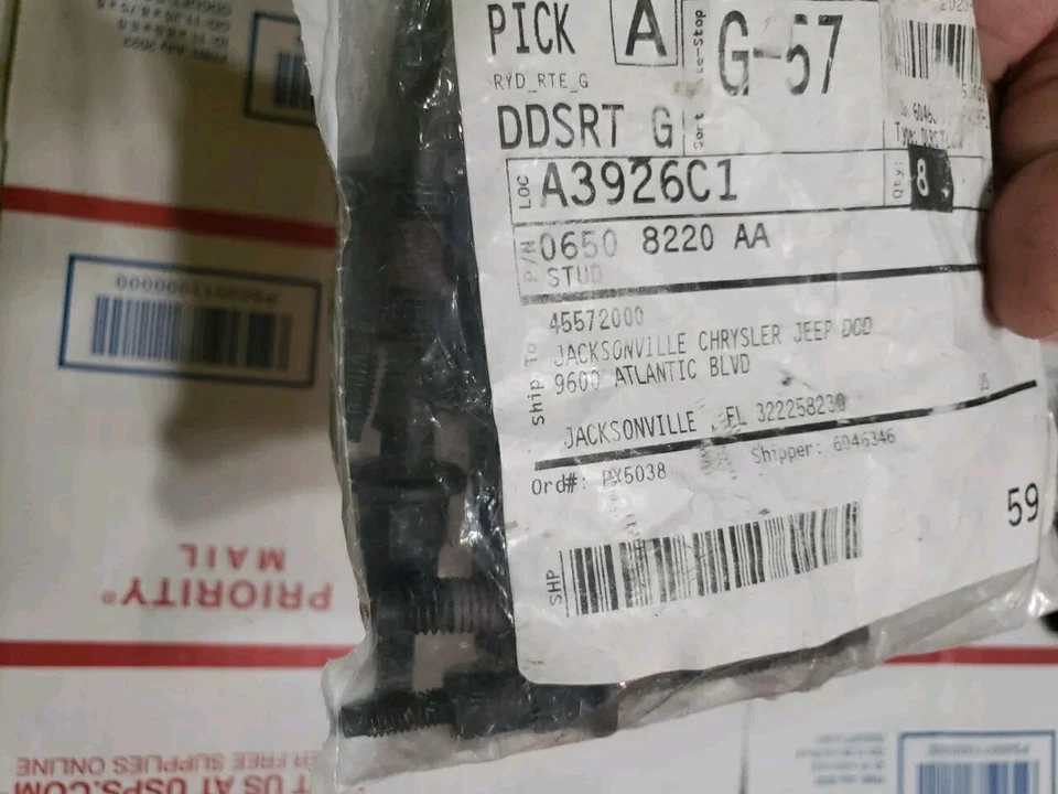 Nuevo Mopar Dodge Jeep 2004-2012 colector de escape montaje perno 6508220AA lote de 8  Foto 1 de 2