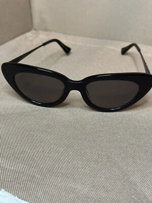 Gafas de sol Vera Wang 52 19-135 Indra Titanium BK Foto 1 de 4