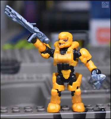 HALO MEGA BLOKS YELLOW GOLD UNSC SPARTAN SOLDIER FIGURE CND00 FIRETEAM EAGLE - Image 1 of 4