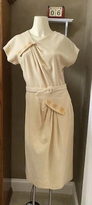 Vestido feito à mão década de 1940 com cinto cintura manga curta formato absolutamente deslumbrante - Imagem 1 de 4