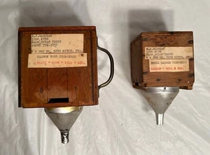 2 piccoli dispenser di semi da giardino vintage in legno/metallo - Foto 1 di 16