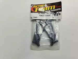 Team Associated 7443 Front Shock Tower Carbon T4 002 - Imagen 1 de 1