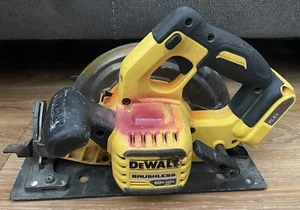 DEWALT 7 1/4" DCS575 FLEXVOLT 60V BRUSHLESS CORDLESS CIRCULAR SAW - TOOL ONLY - Picture 1 of 8