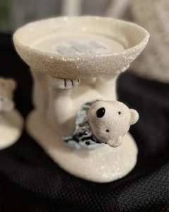 1 New Bath & Body Works Pedestal 3 Wick Candle Holder Polar Bear Glitter Snow - Bild 1 von 11