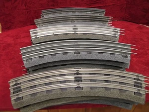 24 pieces Original Lionel 031Curve Track with Rubber Road Bed - Picture 1 of 12