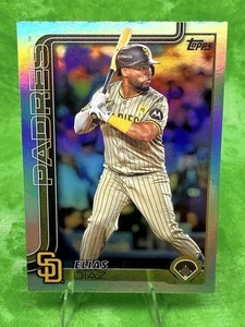 Elias Diaz - Rainbow Foilboard - 2025 Topps Serie 2 #501 San Deigo Padres - Foto 1 di 11
