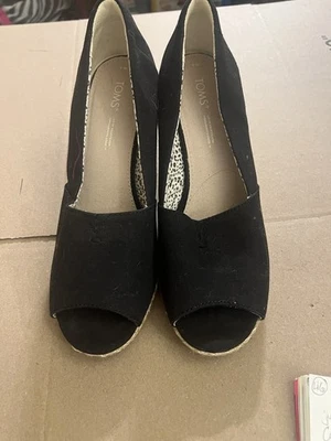 TOMS Michelle 8 码黑色帆布鞋楔形高跟鞋露趾帆布 — 第 1/4 张图片