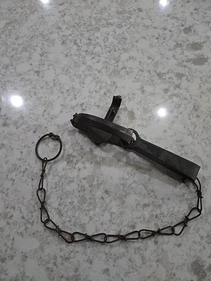 Early Victor # 1  1/2 Trap Cast Jaws. - Image 1 of 4