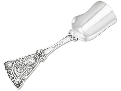 Scottish Sterling Silver Caddy Spoon - Antique George V (1926) Cover