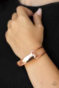 Paparazzi: Couture-Clutcher - Kupferarmband - Bild 1 von 2