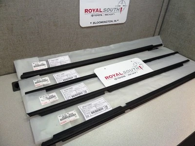 Juego de 4 tiras para molduras de cinturón de puerta Toyota 4Runner 03-09 Original OEM OE Foto 1 de 2