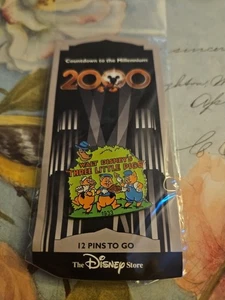 New Walt Disney 2000 Pin On Card Three Little Pigs Countdown To Millennium 12 - Picture 1 of 3