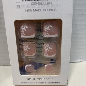 24 Stück French Tip Press On Fußnägel Rosen Design  - Bild 1 von 3