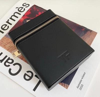 Bolso cinturón/estuche cosmético Tom Ford con cremallera Foto 1 de 4