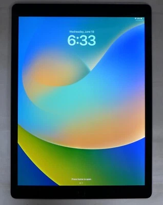 Apple iPad pro 12.9",A9X,256GB,(ML0T2LL/A)-Battery does not hold charge for long - Image 1 of 4