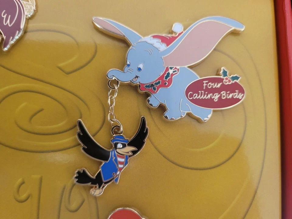 RARO LE300 Prendedor Disney 12 Días de Navidad 4 Pájaros Llamadores Dumbo Jim Crow Cuelga Foto 1 de 1