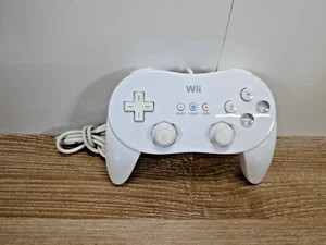 Nintendo Wii Pro Controller Classic White RVL-005 OEM - TESTED & WORKS - Picture 1 of 2