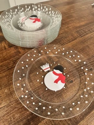 12 platos de ensalada de postre navideño Arcoroc France muñeco de nieve de 8" caja y barril Foto 1 de 4