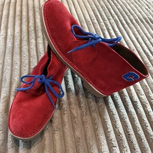 Clarks Bushacre 2 Chukka Boots Herren 9 Limited Edition Varsity Cherry Red Suede - Bild 1 von 9