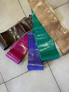 Fünf alte echte Schlangenfelle. Verschiedene Farben gefärbt. Feine Qualität.   - Bild 1 von 6