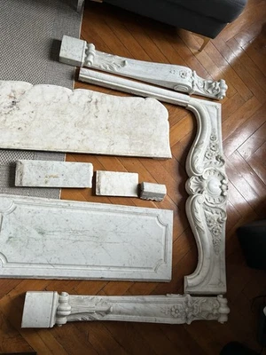 Cheminée Complète de style Louis XV en marbre blanc de Carrare XIX siècle - Photo 1/4