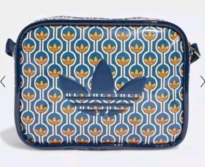Adidas Airliner Tasche mit Monogrammprint - Bild 1 von 4