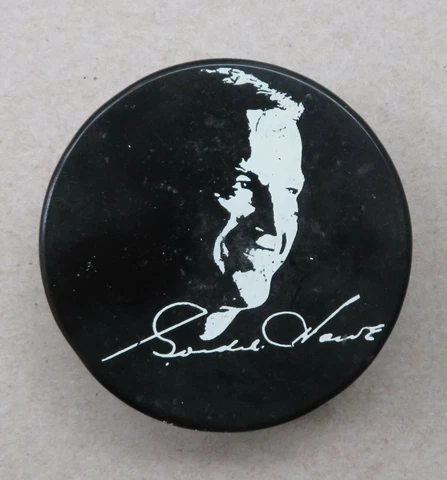 Detroit Red Wings Gordie Howe Invitational Puck - 1978 facsimile signature Cover