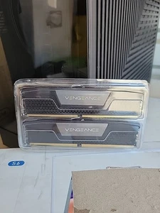 CORSAIR VENGEANCE 64GB (2x32GB)DDR5 RAM 6000MT/s (CMK64GX5M2B6400C32) - Imagen 1 de 7