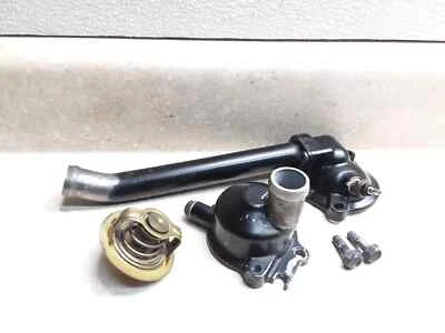 1984 Honda V65 Sabre VF1100S VF 1100 термостат двигателя и крышка трубы в сборе PJ-1 - Изображение 1 из 4