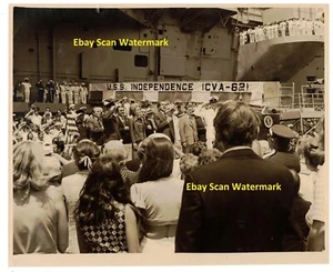 1973 Official US Navy Photo 8x10 President Richard Nixon USS Independence CV-62 - Bild 1 von 4