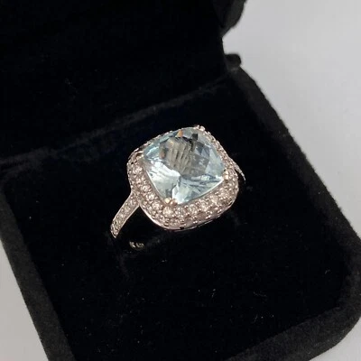 Anillo EFFY de oro blanco con halo de diamantes y aguamarina talla cojín de 14 k talla 6,75 Foto 1 de 4