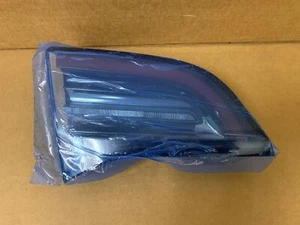 17-22 Tesla Modelo 3 Y Baúl Luz Trasera Interior Lámpara LH Izquierdo Driver OEM NUEVO - Imagen 1 de 2
