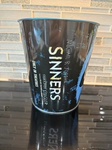 NUOVO Sinners AMC metallo popcorn secchio latta ROSSO (2025) film raro - Foto 1 di 6