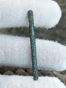 Römische oder mittelalterliche Haarnadel oder Nadel Metallfund (150) - Bild 1 von 5
