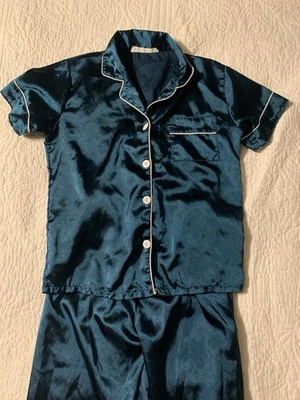 3 Piece Pajama Set Girls Silk Satin Polyester Top Shorts & Pants- Size 12 - Image 1 of 4