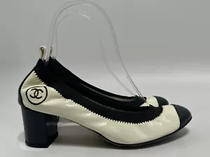 Vtg CHANEL WHITE LEATHER CC LOGO BALLET HEELS 35 - Picture 1 of 11