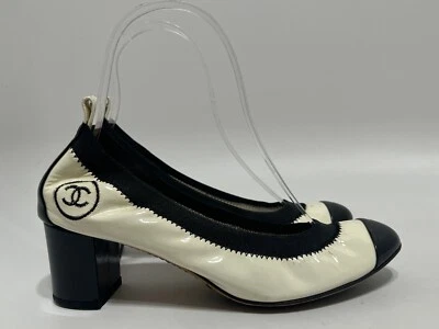 TACONES DE BALLET CHANEL CUERO BLANCO LOGO CC 35 de colección Foto 1 de 4