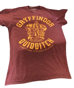 Harry Potter Gryffindor Quidditch Adult T-Shirt Medium - Picture 1 of 3